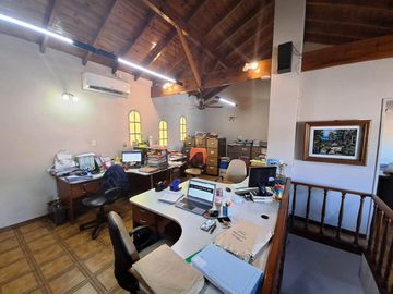 Casa en  Las Heras 699 esquina San martin ( apto profesional)