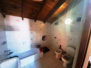 Casa en  Las Heras 699 esquina San martin ( apto profesional)