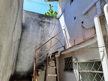 Casa en  Las Heras 699 esquina San martin ( apto profesional)