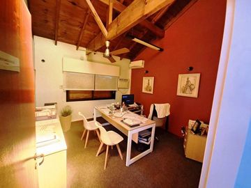 Casa en  Las Heras 699 esquina San martin ( apto profesional)