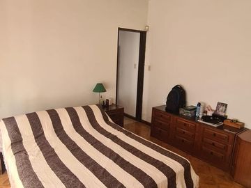 Casa 4 ambientes con jardin en Villa Ballester