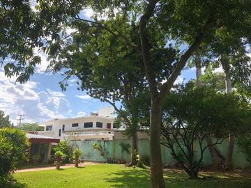 Casa en venta/renta sobre avenida en Colonia Buenavista, Mérida