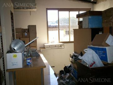 Depósito/Local 370m2 en 3 plantas a 2 cuadras 9 de Julio
