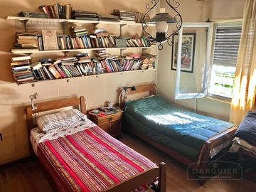 CHALET  EN BURZACO