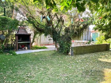 CHALET  EN BURZACO