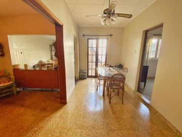 VENTA CASA 3 AMB 207 M2 VALENTIN ALSINA