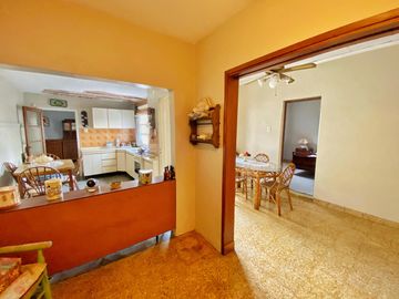 VENTA CASA 3 AMB 207 M2 VALENTIN ALSINA