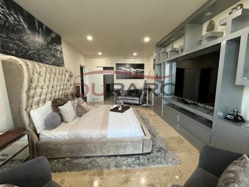 Penthouse Amueblado de 3 Recamaras en Venta, Country Club