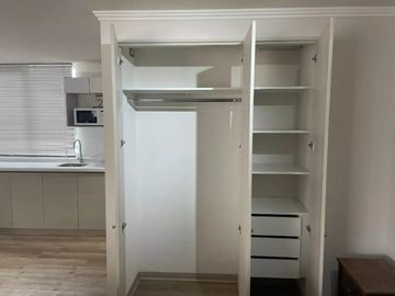 Se vende departamento amoblado de 1 ambiente (estudio) cerro Placeres con vista a la bahia. Ves.-