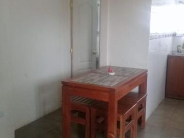 Vendo casa con 3 cabañas y terreno, giro comercial en Iloca.