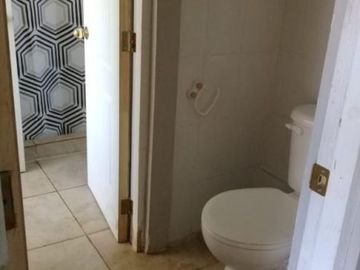Vendo casa con 3 cabañas y terreno, giro comercial en Iloca.
