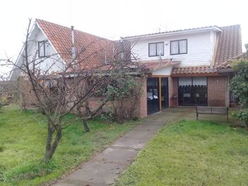Vendo excelente y amplia casa / Parcela en Romeral.