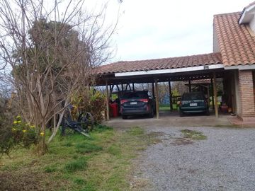 Vendo excelente y amplia casa / Parcela en Romeral.