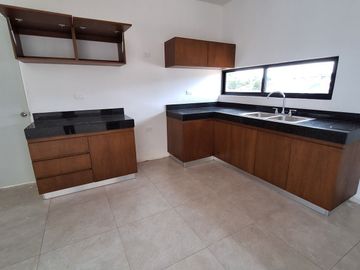 VENTA DE CASA LUMINA EN PRIVADA NADIRA CONKAL