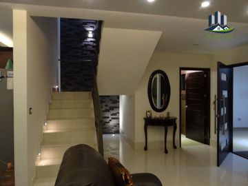 Venta de Casa en Fraccionamiento Morada del Quetzal Xalapa, 3 recámaras y Jardín