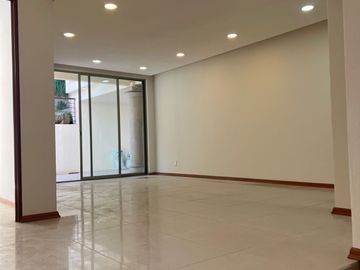RENTA MANSION EN CLUB DE GOLF   VALLE ESCONDIDO