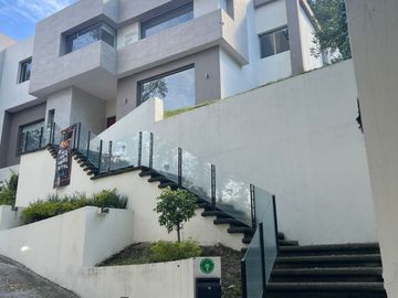 RENTA MANSION EN CLUB DE GOLF   VALLE ESCONDIDO