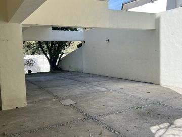 RENTA MANSION EN CLUB DE GOLF   VALLE ESCONDIDO