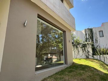 RENTA MANSION EN CLUB DE GOLF   VALLE ESCONDIDO