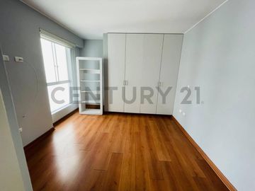 DEPARTAMENTO EN MAGDALENA DEL MAR LIMITE CON SAN ISIDRO