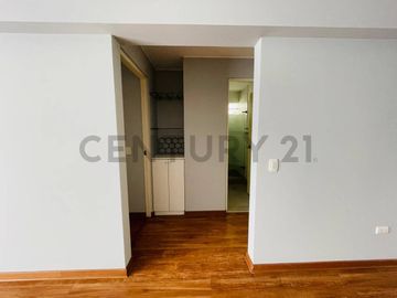 DEPARTAMENTO EN MAGDALENA DEL MAR LIMITE CON SAN ISIDRO