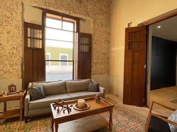 Casona Amueblada en Venta o Renta en el Corazón de Mérida con Loft Independiente
