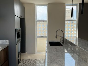 Casona Amueblada en Venta o Renta en el Corazón de Mérida con Loft Independiente