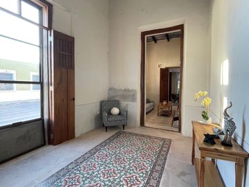 Casona Amueblada en Venta o Renta en el Corazón de Mérida con Loft Independiente