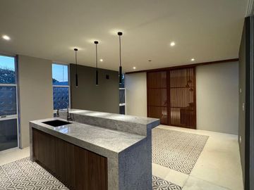 Casona Amueblada en Venta o Renta en el Corazón de Mérida con Loft Independiente