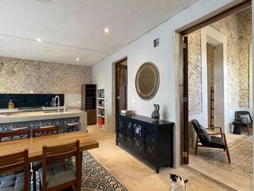Casona Amueblada en Venta o Renta en el Corazón de Mérida con Loft Independiente