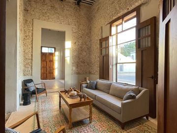 Casona Amueblada en Venta o Renta en el Corazón de Mérida con Loft Independiente