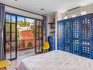 En Venta Casa en el Centro de San Miguel de Allende – Con Casa para Huéspedes