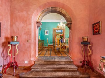En Venta Casa en el Centro de San Miguel de Allende – Con Casa para Huéspedes
