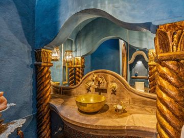 En Venta Casa en el Centro de San Miguel de Allende – Con Casa para Huéspedes