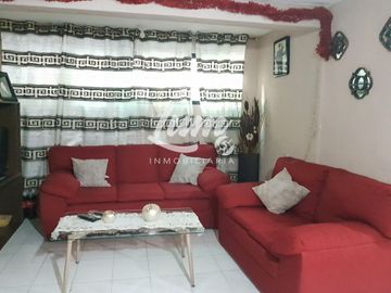 VENTA DE CASA EN VILLA DE ARAGON, CON 2 DEPTO. INDEPENDIENTES