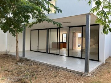 Casa de 3 recámaras en Privada, conkal al Norte Merida