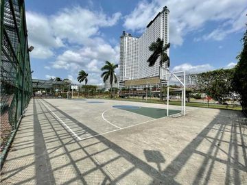 VENTA o ALQUILER APARTAMENTO AMOBLADO EN AV BALBOA  FRENTE AL MAR