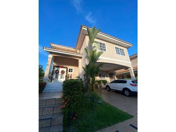 FUENTE DEL FRESNO / 4 HABITACIONES / 303m2 / 2 NIVELES