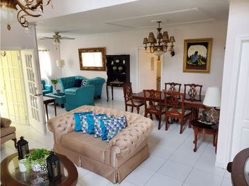 FUENTE DEL FRESNO / 4 HABITACIONES / 303m2 / 2 NIVELES