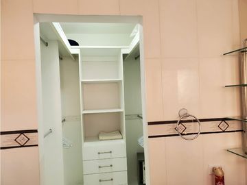 FUENTE DEL FRESNO / 4 HABITACIONES / 303m2 / 2 NIVELES