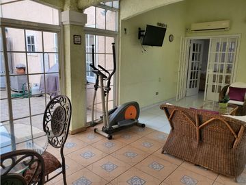 FUENTE DEL FRESNO / 4 HABITACIONES / 303m2 / 2 NIVELES