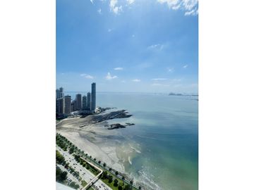 🌟 Luxury Oceanfront Living at an Unbeatable  🌟