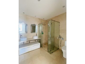 🌟 Luxury Oceanfront Living at an Unbeatable  🌟