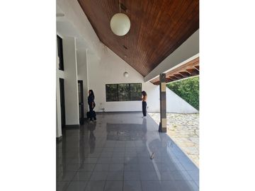 SE VENDE CASA CON AMPLIO TERRENO EN COCO DEL MAR