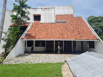 SE VENDE CASA CON AMPLIO TERRENO EN COCO DEL MAR