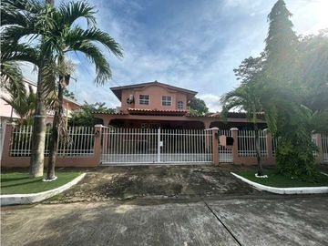 VENDO CASA UNIFAMILIAR EN CONDADO DEL REY