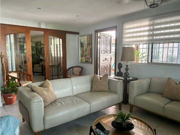 VENDO CASA UNIFAMILIAR EN CONDADO DEL REY