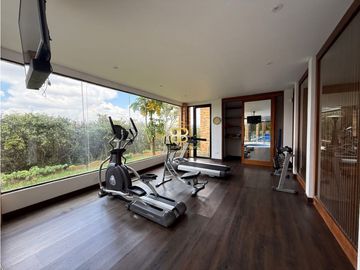 SE VENDE ESPECTACULAR CASA EN CHIA