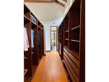 SE VENDE ESPECTACULAR CASA EN CHIA