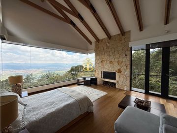 SE VENDE ESPECTACULAR CASA EN CHIA
